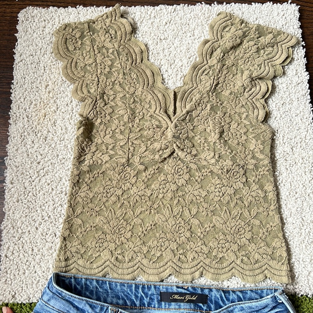 Zara size 26 (S) Khaki green lace top